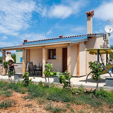 Casetta In Campagna Ровинь Экстерьер фото